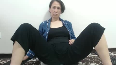 LinKissKiss online show from April 20, 7:00 am