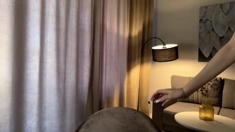 Emma online show from April 10, 10:21 am