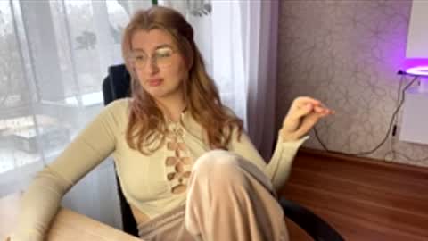 linoreya online show from November 24, 7:54 am