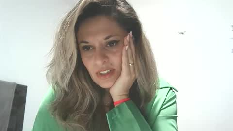 lionessmom online show from October 15, 1:30 am