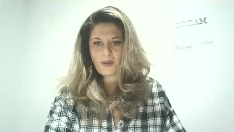 lionessmom online show from October 20, 1:08 am