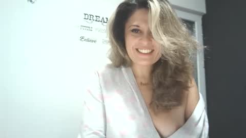 lionessmom online show from October 16, 2:47 am