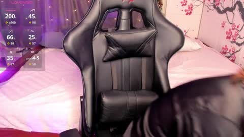 Lisa mano online show from April 10, 2:34 pm