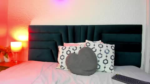 lisa white  online show from February 27, 5:07 am