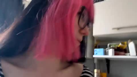 Aileen online show from April 7, 6:37 am