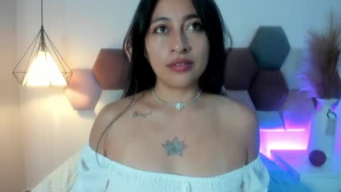 LisaHadwiin online show from December 22, 2:27 pm