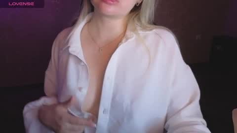 Anna online show from April 3, 2:42 am