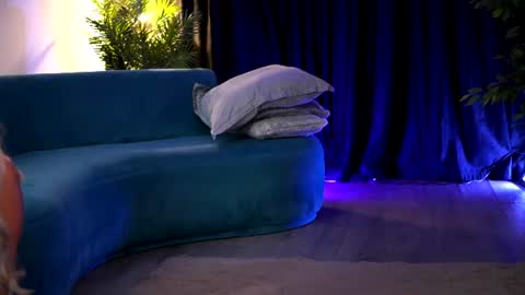 LisetteLuxe online show from July 12, 7:25 pm