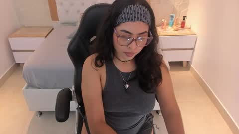   online show from April 8, 12:51 pm