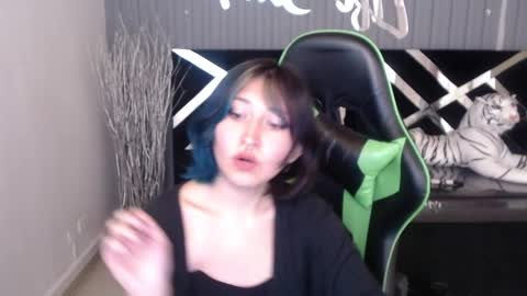 Lissa  online show from February 22, 4:59 pm