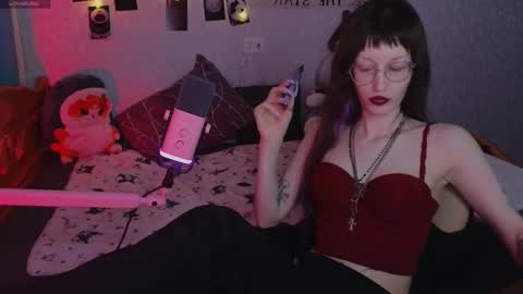 lissaros online show from March 12, 5:04 pm