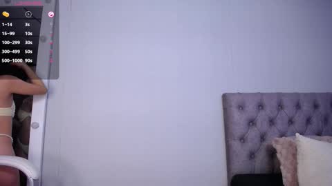 Snapshot of litle_lola chatting on October 1, 7:24 am LOLA online show from October 1, 7:24 am
