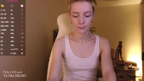 Snapshot of litllle_alis_a chatting on March 3, 6:31 pm Alisa online show from March 3, 6:31 pm