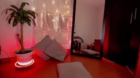 Emily online show from December 18, 2:32 am