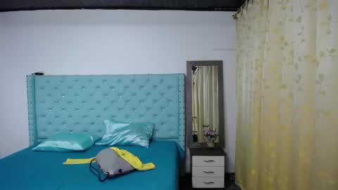 Snapshot of little_flower4you chatting on September 23, 12:25 pm mai rojas online show from September 23, 12:25 pm