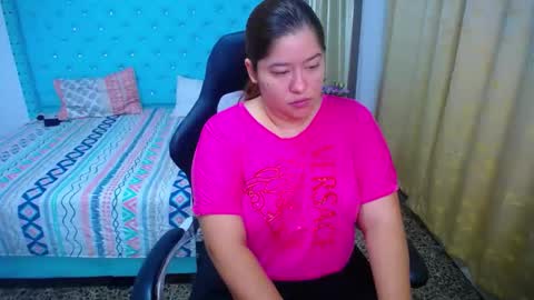 Snapshot of little_flower4you chatting on September 12, 12:56 pm mai rojas online show from September 12, 12:56 pm