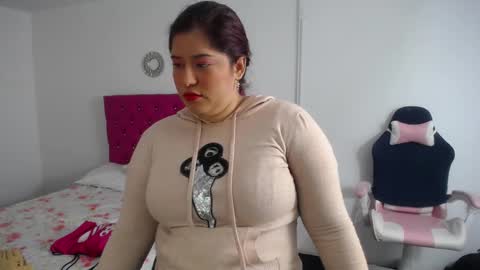 Snapshot of little_flower4you chatting on December 30, 6:16 pm mai rojas online show from December 30, 6:16 pm