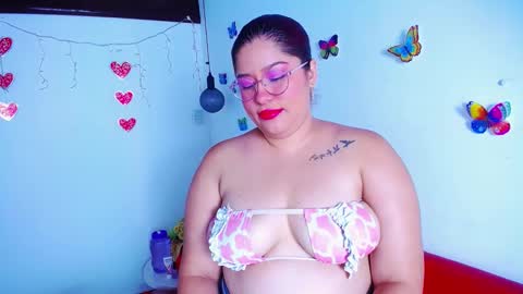 Snapshot of little_flower4you chatting on December 14, 6:41 pm mai rojas online show from December 14, 6:41 pm