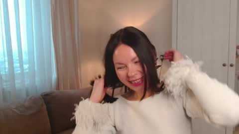 Nicole online show from January 6, 9:13 am