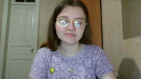 little_shygirl_ online show from March 10, 1:56 am