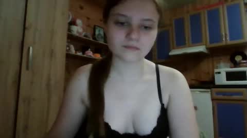 little_shygirl_ online show from October 3, 4:06 am