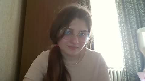 little_shygirl_ online show from March 5, 1:39 pm