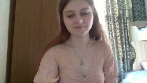little_shygirl_ online show from February 24, 12:03 pm