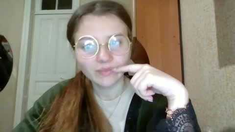 little_shygirl_ online show from March 11, 1:48 am