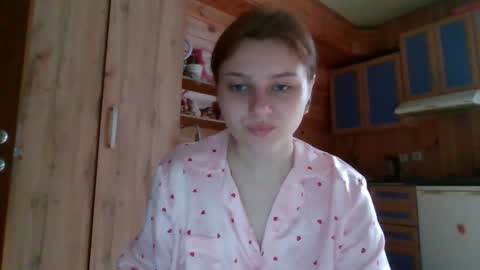 little_shygirl_ online show from October 18, 4:59 am
