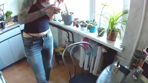 Snapshot of littlehappines chatting on September 21, 1:54 pm littlehappines online show from September 21, 1:54 pm