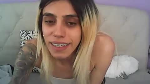 littlelexy00 online show from March 16, 11:25 am