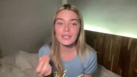 Marciabrady online show from April 19, 12:05 pm