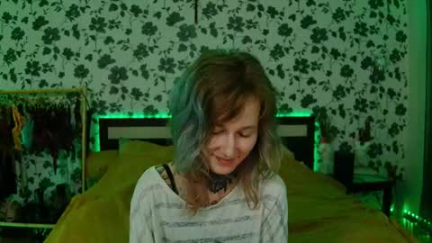 Snapshot of littlespacemouse chatting on October 21, 1:42 am Niki free tg channel with some photos gifs and info about streams online show from October 21, 1:42 am