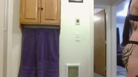 Liv Mirage online show from November 11, 2:18 am