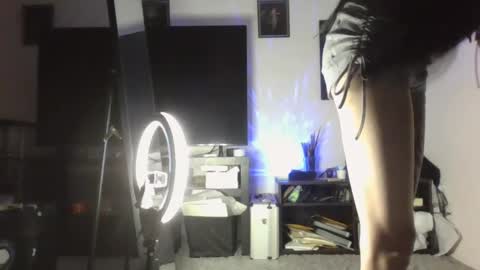 Liv Mirage online show from February 25, 3:09 am