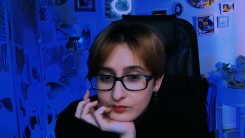 LixeLuna online show from April 17, 6:26 am