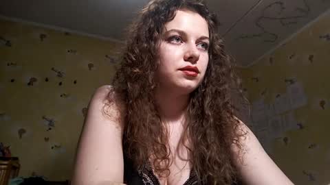 Molly online show from April 13, 5:14 pm