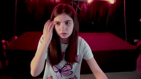 lizatiffanya_ online show from April 19, 12:38 pm