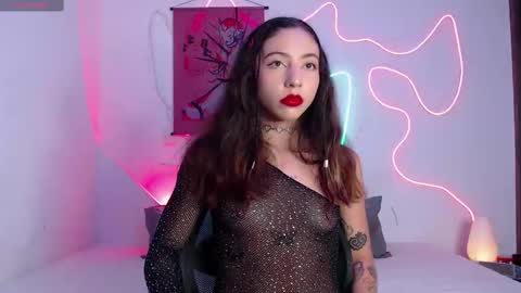 Snapshot of lizza_scott chatting on December 23, 9:18 pm Lizza Scott online show from December 23, 9:18 pm