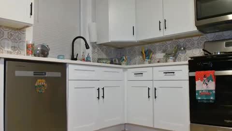 lizzy_fit online show from December 19, 10:24 pm