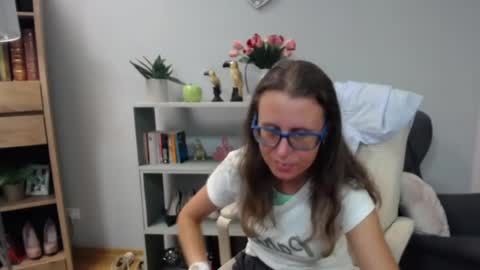 Lizzy online show from July 3, 4:40 am