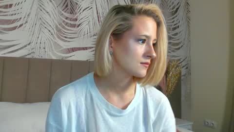 lizzysin online show from April 17, 1:51 am