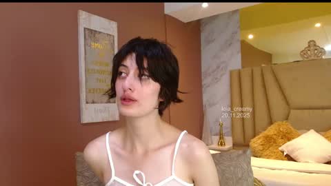 Lola online show from November 20, 2:07 pm