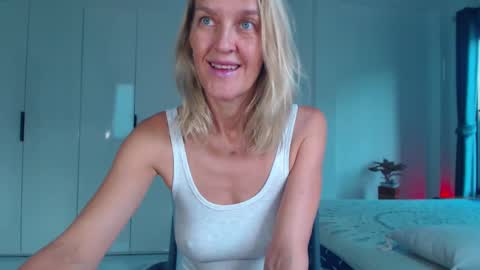 Lola online show from March 8, 12:18 am