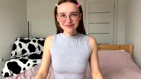 lolaatate online show from March 24, 5:24 am