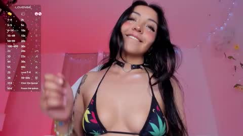 Snapshot of lolaberry_ chatting on October 21, 3:05 pm Lola Berry online show from October 21, 3:05 pm