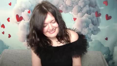 lolahikls online show from February 11, 10:14 am