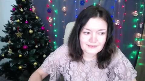 lolahikls online show from December 30, 1:25 pm