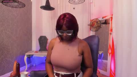 lola online show from November 4, 1:38 pm