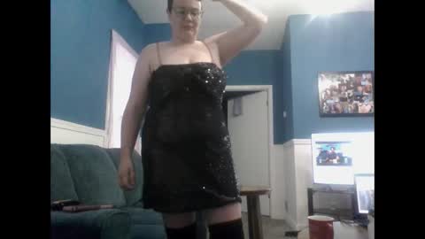 ArchieDarling online show from December 3, 2:38 pm